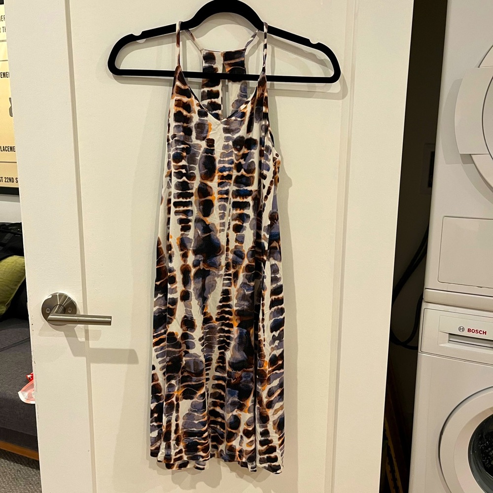 Mercer & madison halter V neck swing dress in abstract tie dye print - XS